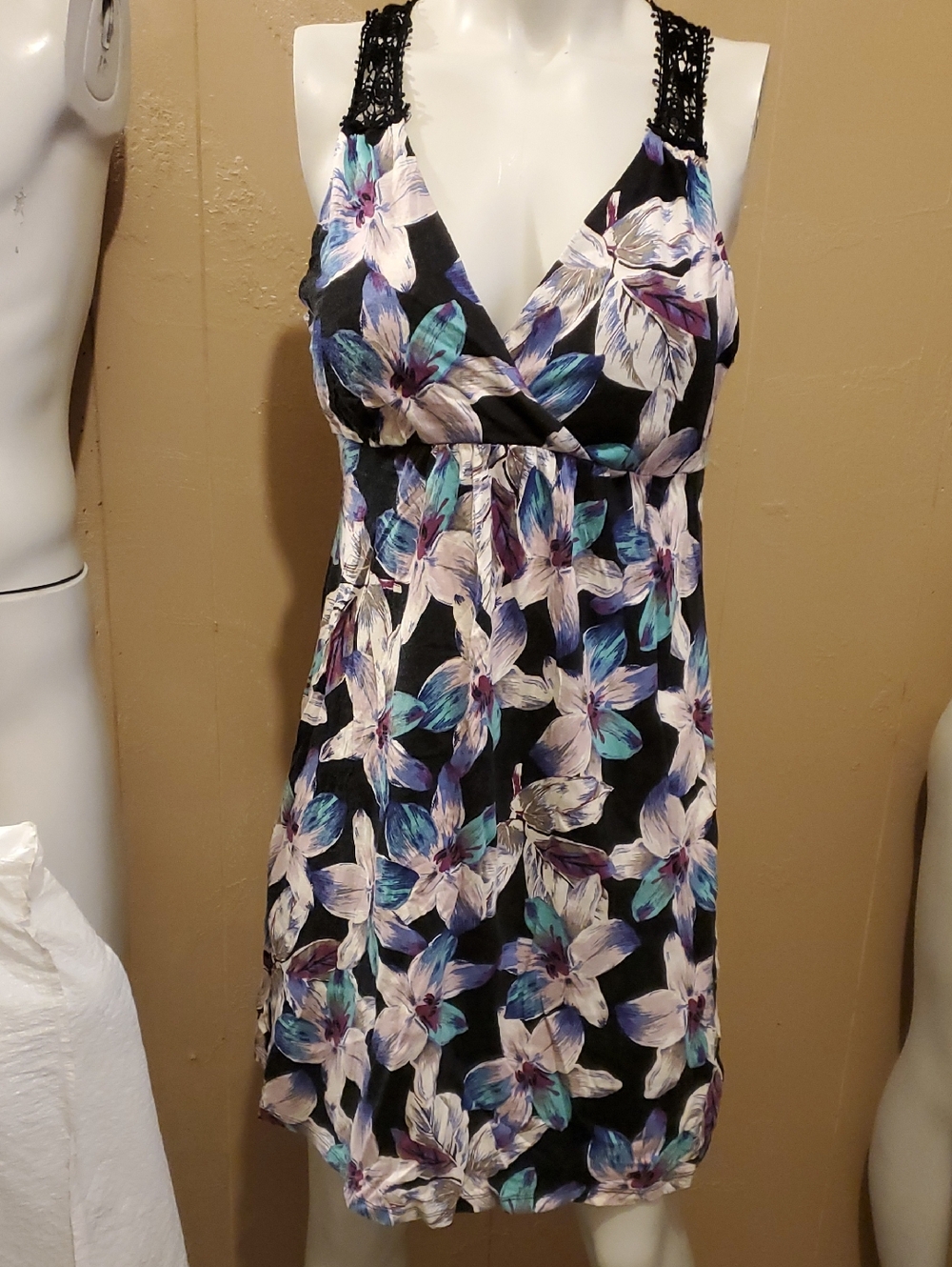 Sleeveless Floral V-Neck Dress in Black and Purple